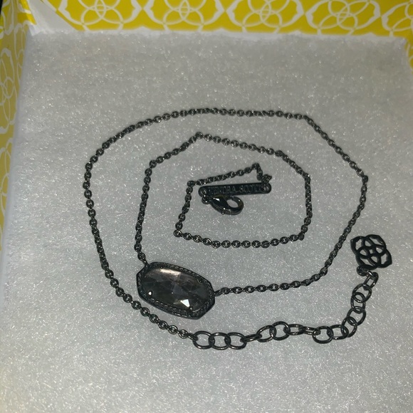 Kendra Scott pendant necklace - Picture 1 of 4